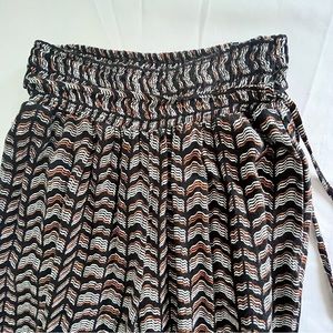 Anthropologie Women’s Ladies Tassel-Tie Boho Capri Pants Black White Extra Small